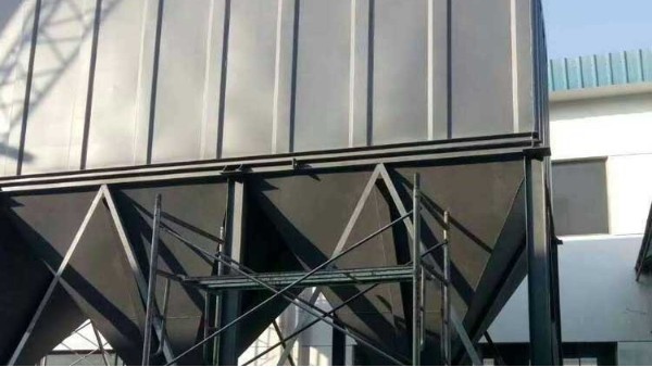 耀先脈沖布袋除塵器過濾效果99.5%，機械廠粉塵問題迎刃而解！